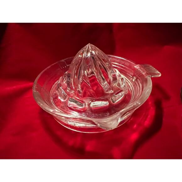 Vintage Criss Cross Juicers with Side Tab - set of 2 - Picture 5 of 11